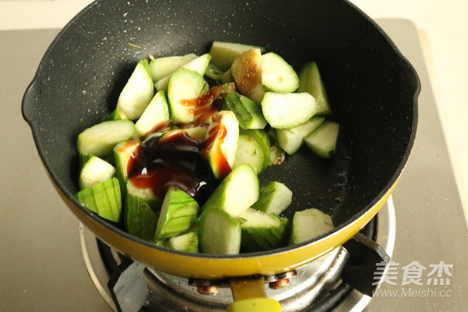 Loofah Seafood Tofu Pot recipe