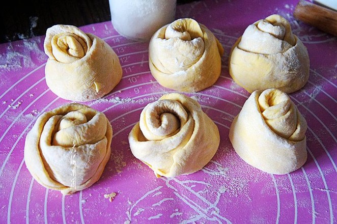 Pumpkin Flower Roll recipe