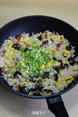 Deluxe Egg Fried Rice—sea Cucumber Egg Fried Rice recipe