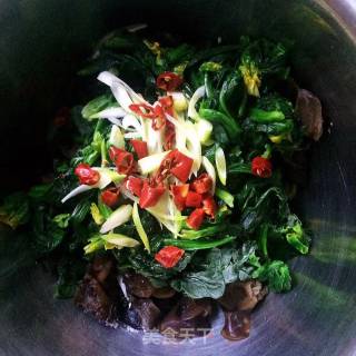 Spinach with Fungus recipe