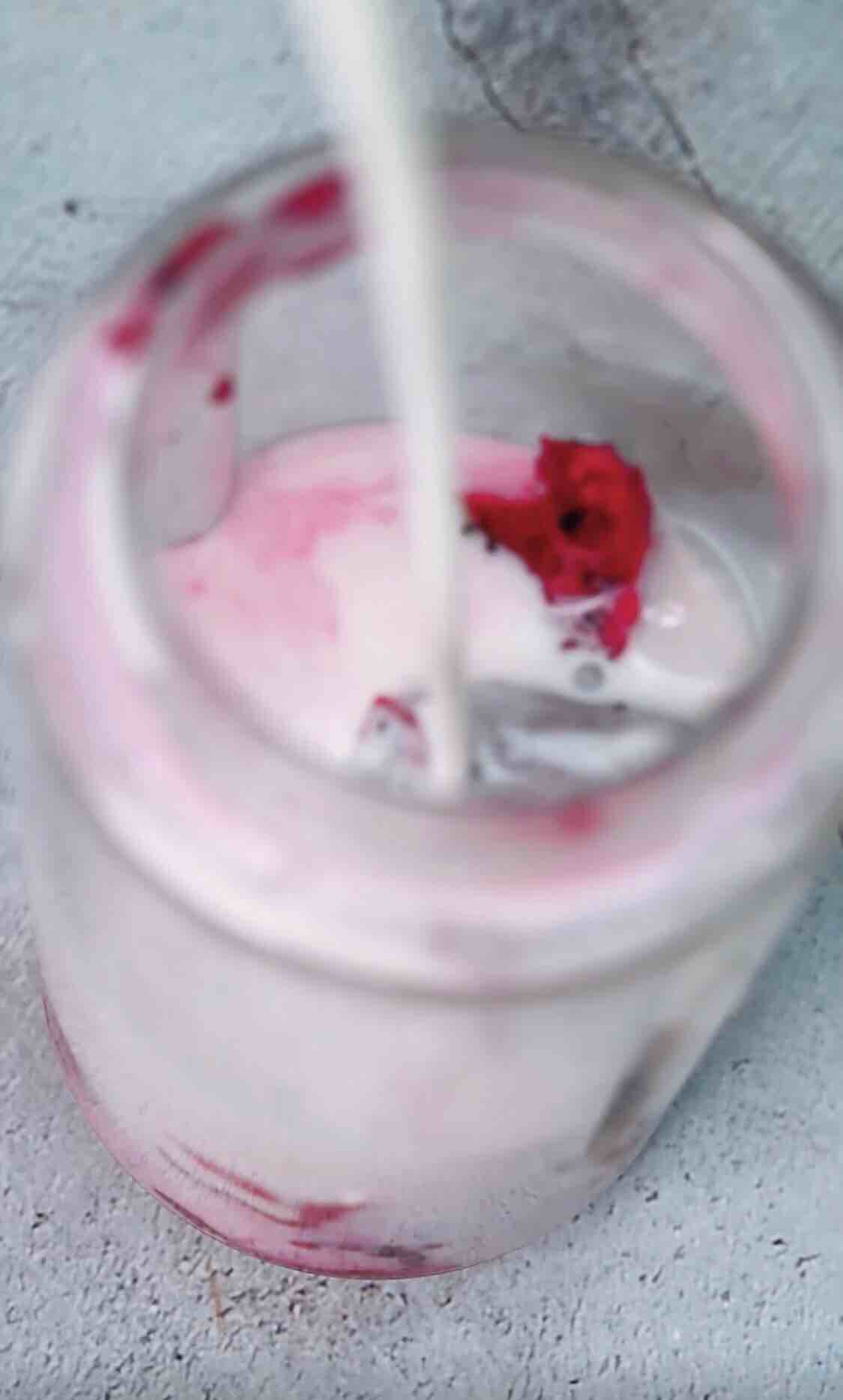 Guiyi Milk New Way | Red Pitaya Milkshake recipe