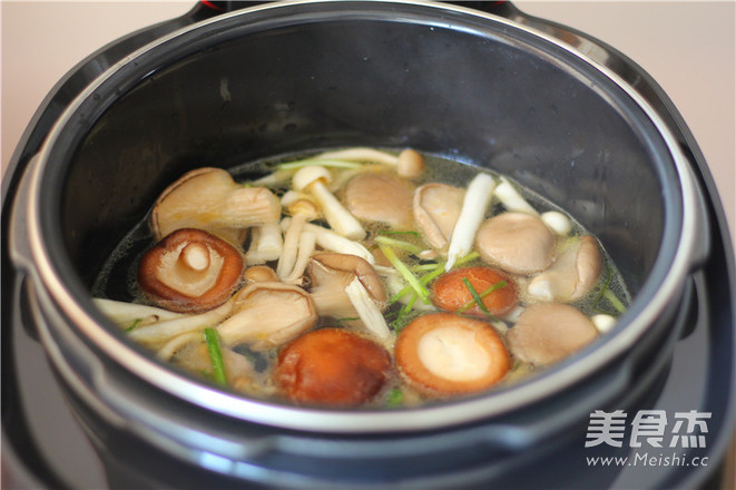 Mushroom Big Bone Soup recipe