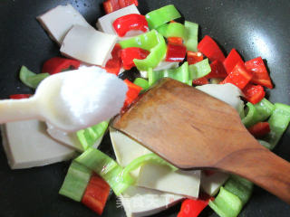 Stir-fried Thousand Page Tofu with Green Red Pepper recipe