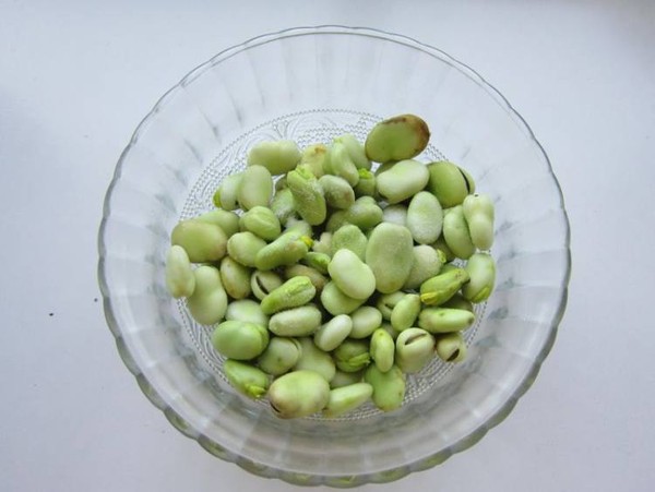 Fragrant Broad Beans recipe