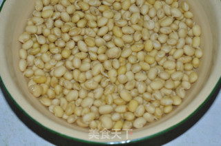 Soy Bean Sprouts Fried Pork Skin recipe
