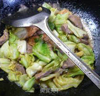 Stir-fried Beef Cabbage with Pork Liver and Gluten recipe