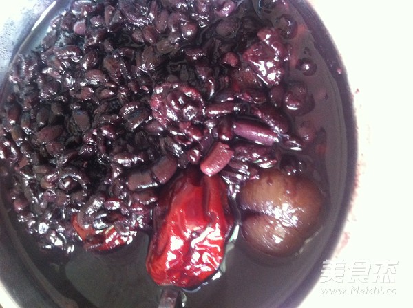 Longan and Red Dates Damp-removing Porridge recipe