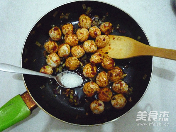 Spicy Braised Chicken Meatballs recipe