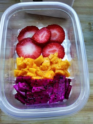 Simple and Quick Bento Lunch Box Fruit Box Cake recipe