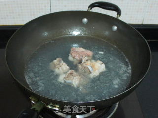 Hericium and Lotus Root Bone Soup recipe