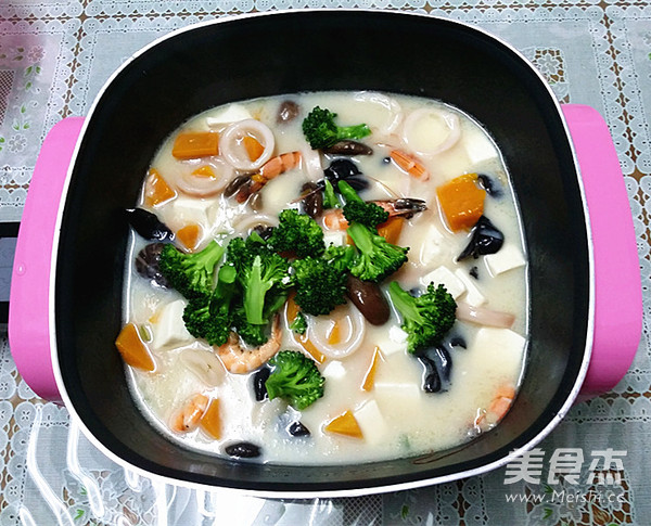 Milk Stew Seafood Pot recipe