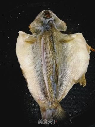 How to Quickly Grill Sea Bass with An Electric Baking Pan recipe