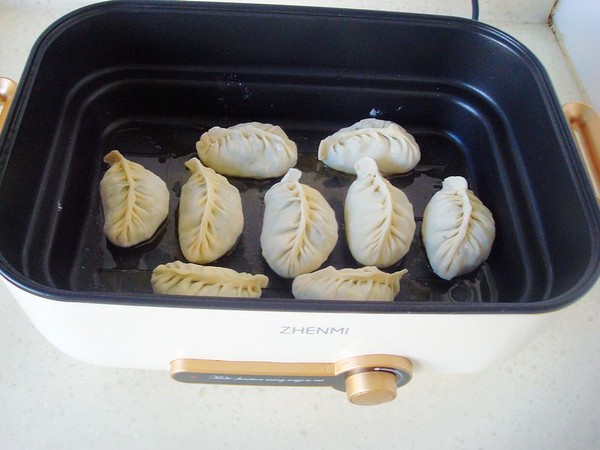 Dry Fried Chives and Fungus Dumplings recipe