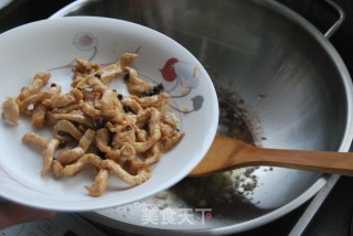 Winter Food Yam is at The Time-[fried Shredded Chicken with Yam and Green Bamboo Shoots] recipe