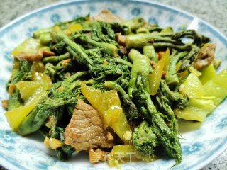 Northeast Wild Mountain Delicacy ~ Stir-fried Pork with Old Shoot recipe