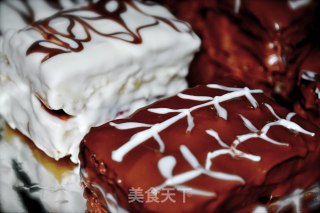 Black and White Chocolate Wrapper Cake recipe