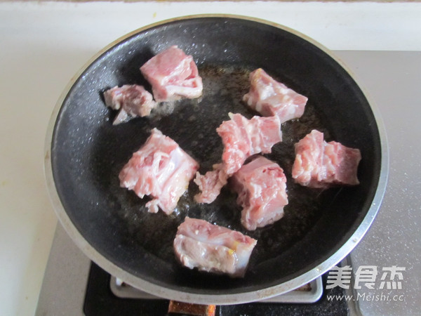 Seaweed Braised Pork Ribs recipe