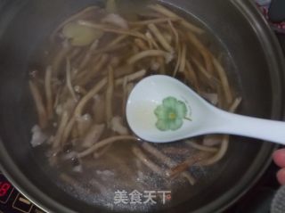 Tea Tree Mushroom Pork Soup recipe