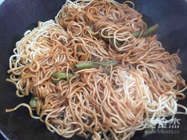 Braised Noodles with Beans recipe