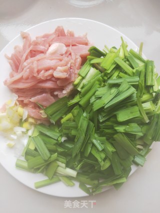 Hometown Traditional Snack-stir-fried Shredded Pork with Leek recipe