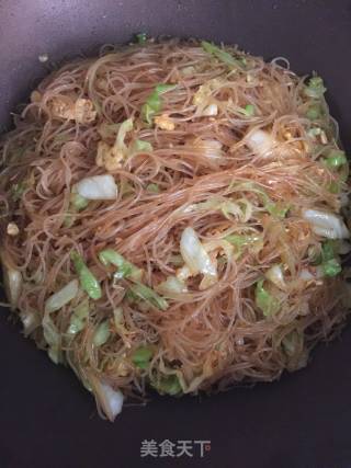 Stir-fried Hsinchu Rice Noodles recipe