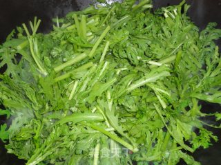 Stir-fried Chrysanthemum recipe