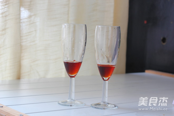 Rose Schisandra Sparkling Drink recipe