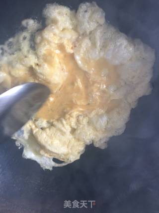 Chili Scrambled Eggs recipe