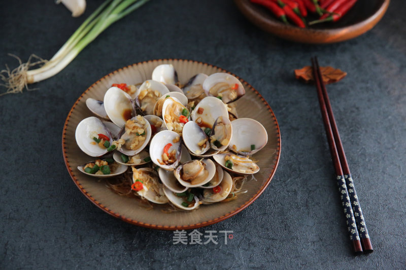 Kuaishou is Delicious-steamed Royal Concubine Shells with Garlic Vermicelli