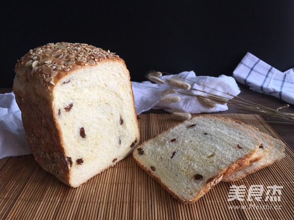 Breadmaker Version Dried Fruit Oatmeal Toast recipe