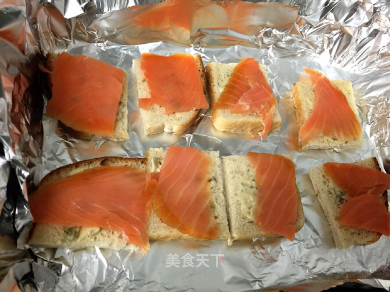 Salmon with Toast recipe