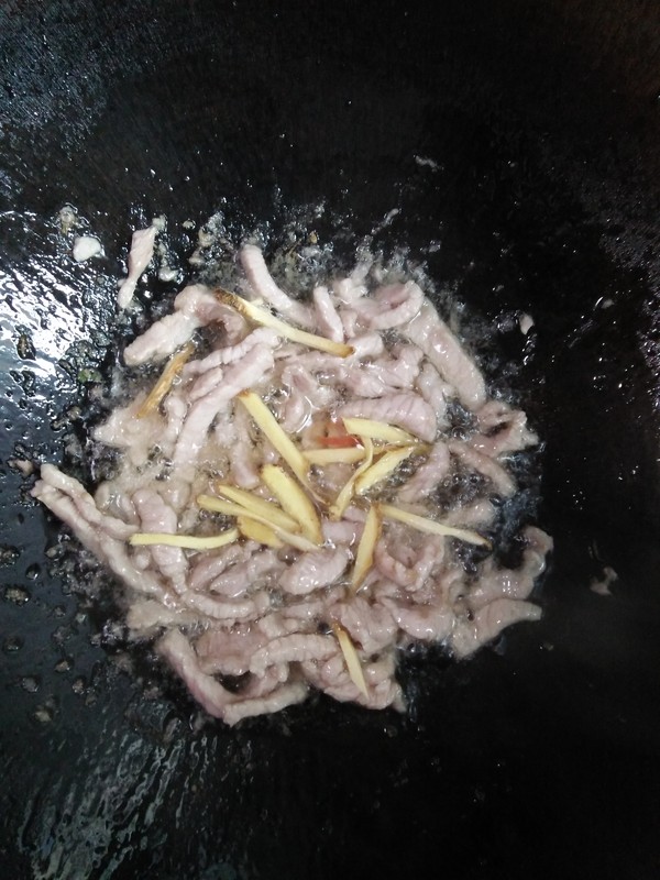 Stir-fried Shredded Pork with Garlic Stalks recipe