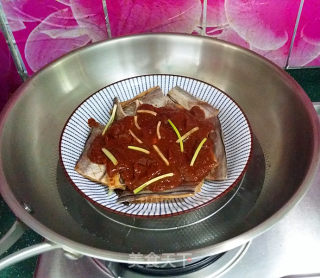 Steamed Dried Eel with Sauce recipe