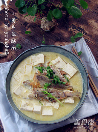 Small Yellow Croaker Tofu Soup recipe