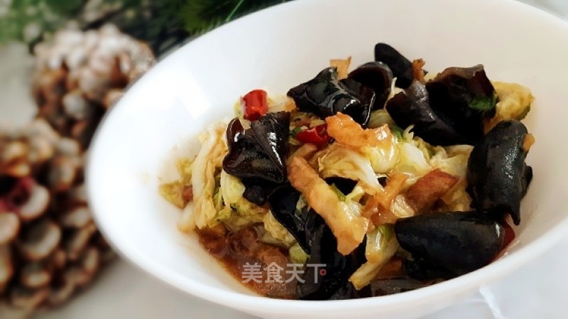 Stir-fried Cabbage with Fungus