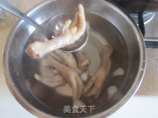 Thai Sour and Spicy Chicken Feet recipe