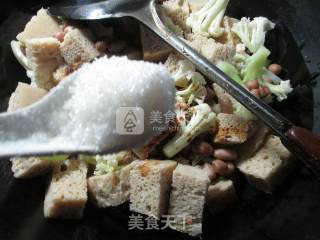 Peanuts Roasted Bran and Boiled Cauliflower recipe