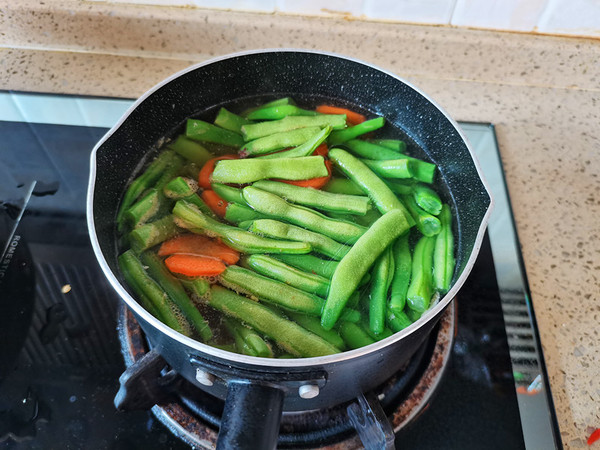 Different Dried and Stir-fried Green Beans recipe