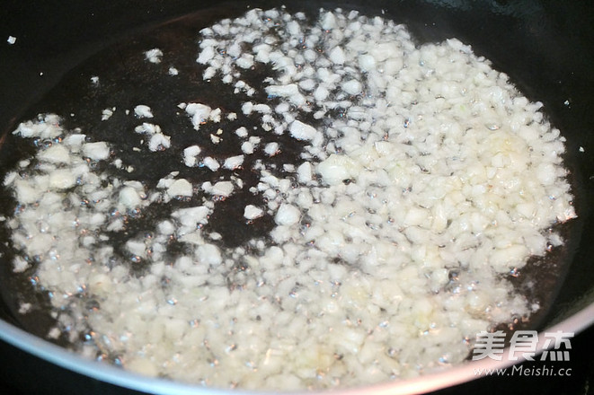 Bitter Melon Mixed with Golden and Silver Garlic recipe