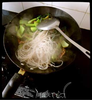 Stewed Vermicelli with Pork and Greens recipe