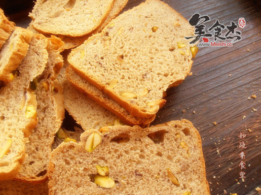 Pistachio Whole Wheat Bread recipe