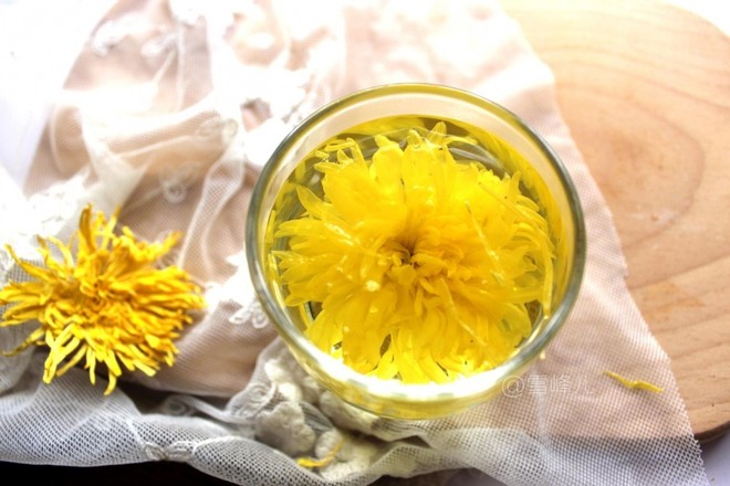 Golden Silk Chrysanthemum Rock Candy Drink recipe