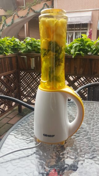 Slimming Asparagus and Celery Juice recipe