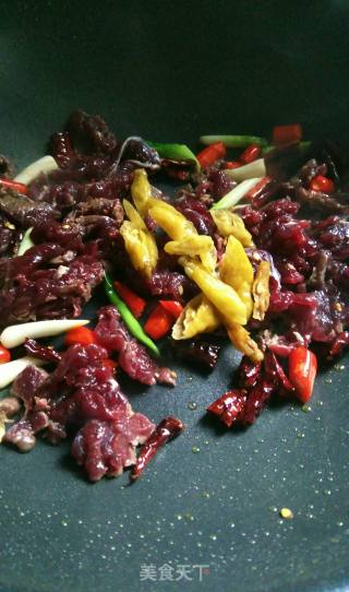 Stir-fried Beef with Pickled Peppers recipe