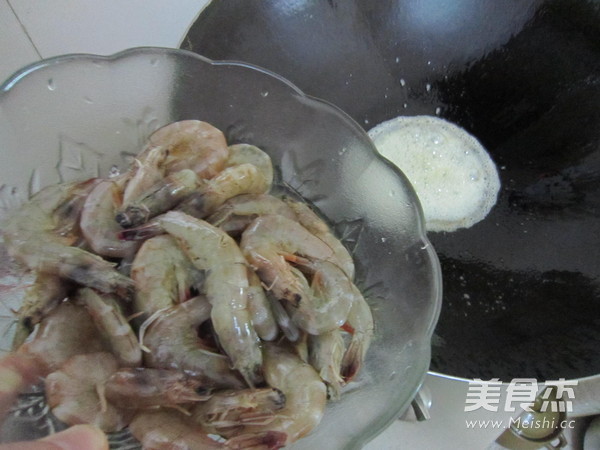 Stir-fried Shrimp with Red Wine recipe