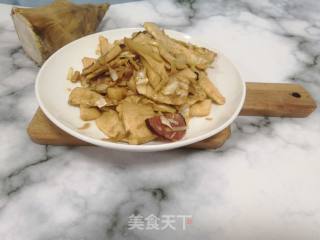 Stir-fried Bacon with Winter Bamboo Shoots recipe