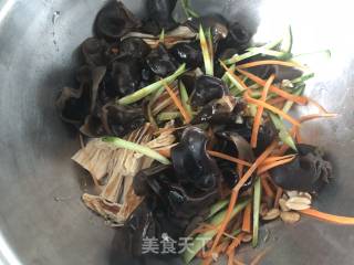 #凉饭菜#yuba Mixed with Fungus recipe
