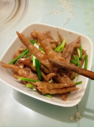 Braised Chicken Feet with Red Fermented Bean Curd