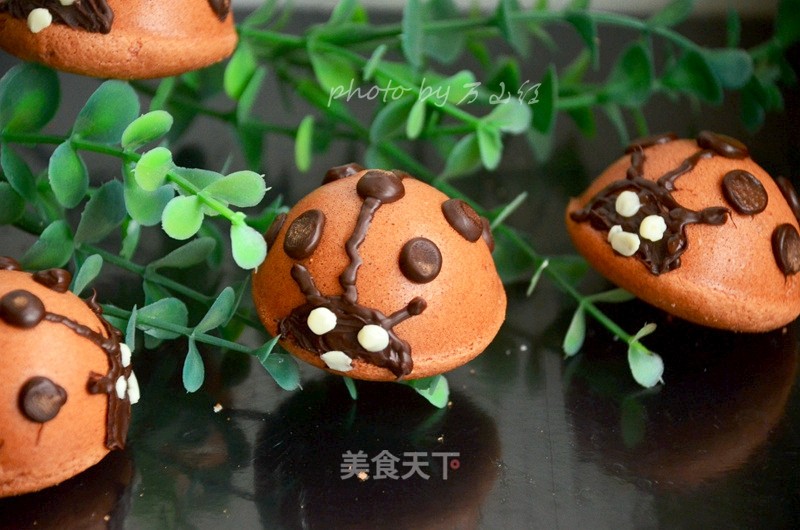 Whipped Cream Ladybug Cupcakes recipe