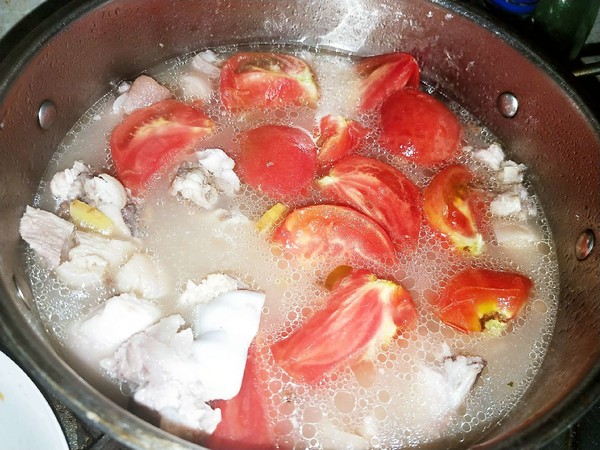 Tomato Pork Rib Soup recipe